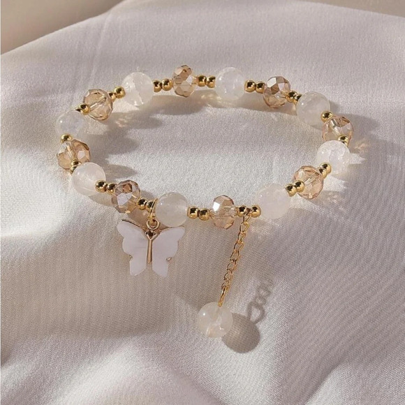 ⚠️Clearance White And Gold Butterfly Charm Beaded Bracelet - Picture 2 of 5